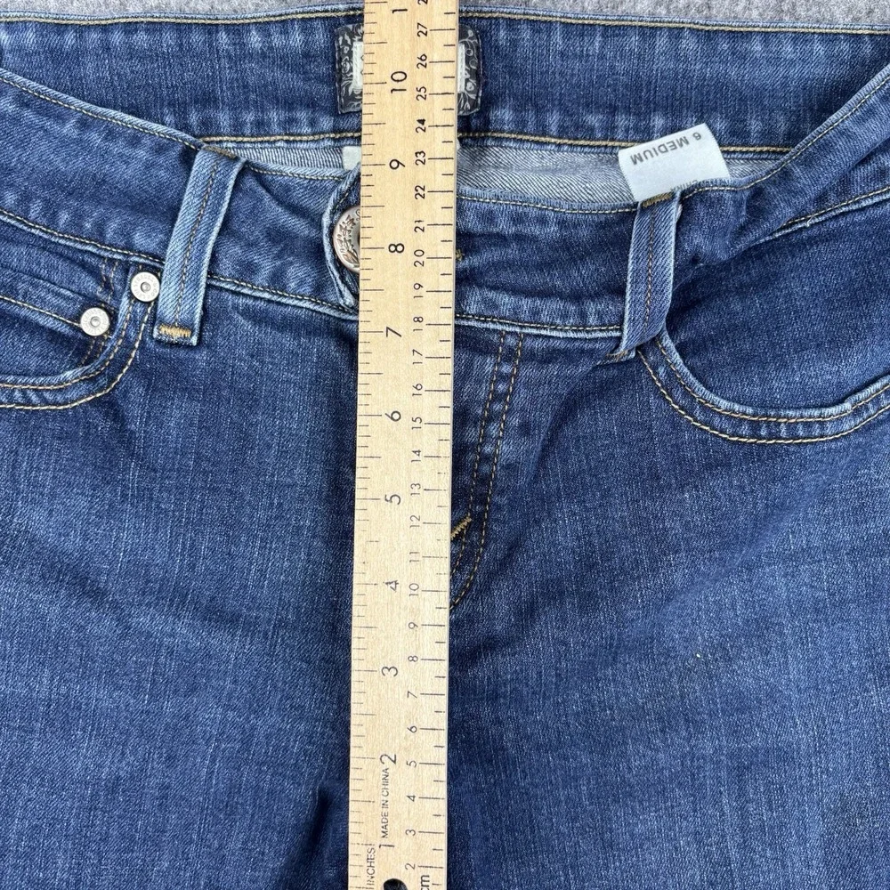Levi's 526 Slender Bootcut Jeans Women's 6 Medium Y2K Medium‎ Wash Red Tab Denim